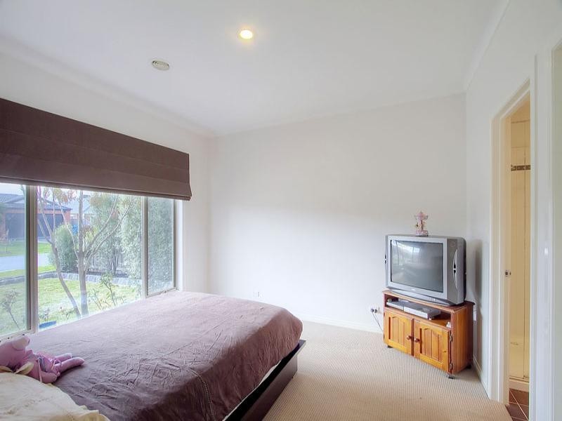 11 Red Oak Terrace, Lyndhurst VIC 3975