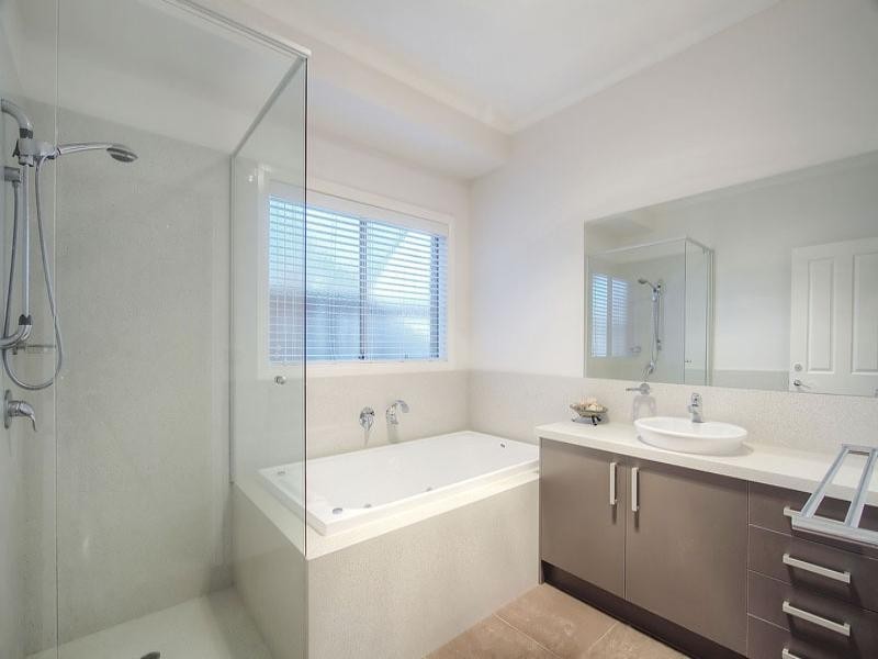 11 Red Oak Terrace, Lyndhurst VIC 3975