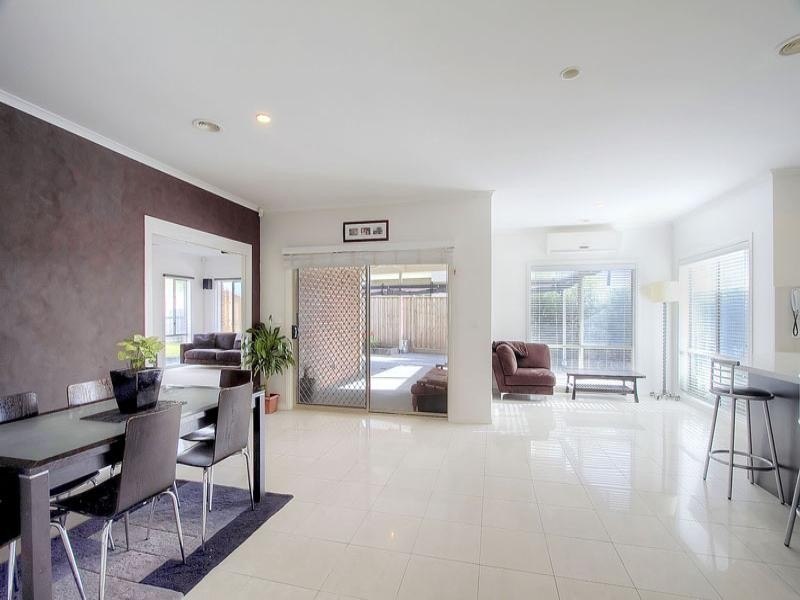 11 Red Oak Terrace, Lyndhurst VIC 3975