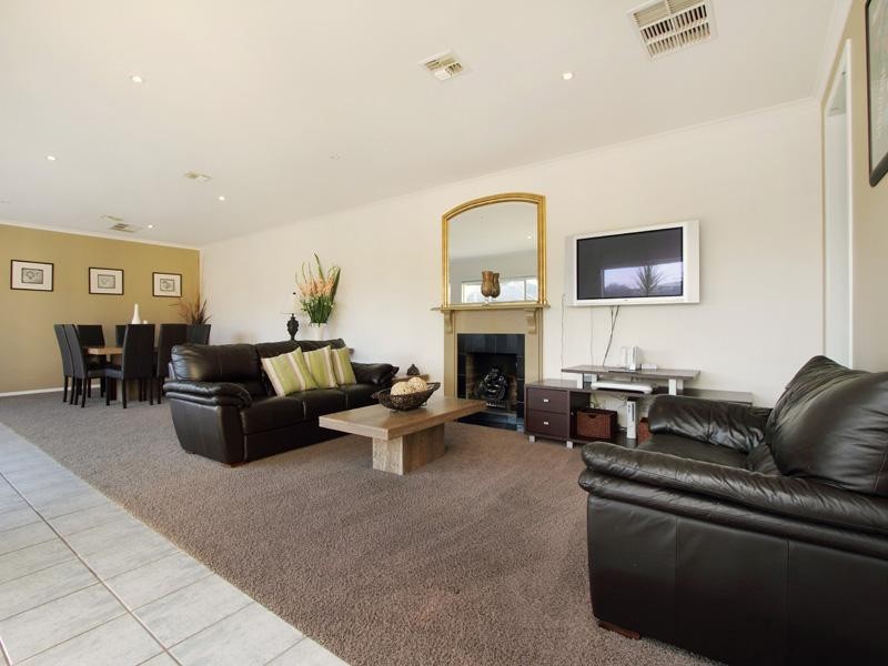 6 Roosevelt Court, Dingley Village VIC 3172