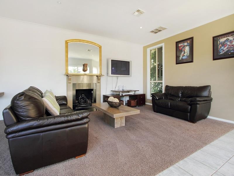 6 Roosevelt Court, Dingley Village VIC 3172