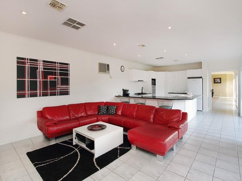 6 Roosevelt Court, Dingley Village VIC 3172