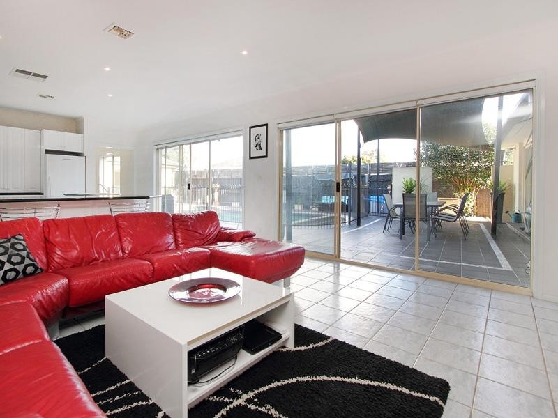 6 Roosevelt Court, Dingley Village VIC 3172