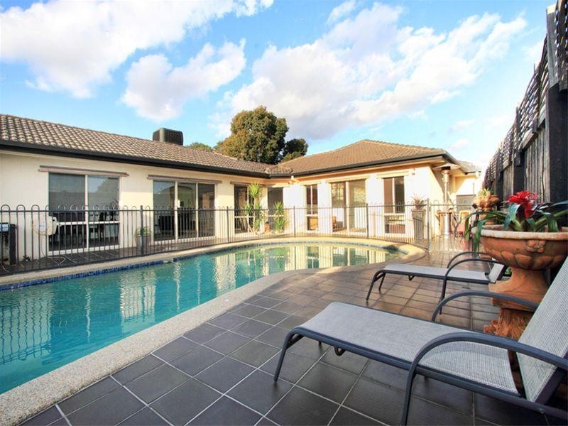 6 Roosevelt Court, Dingley Village VIC 3172