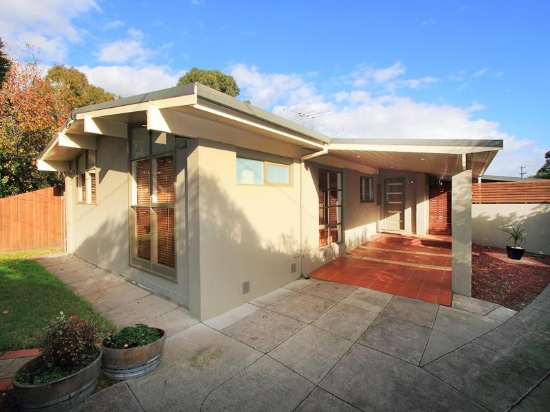 24 Shelford Grove, Dingley Village VIC 3172