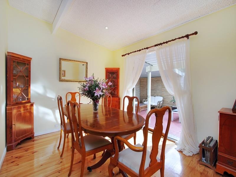 24 Shelford Grove, Dingley Village VIC 3172