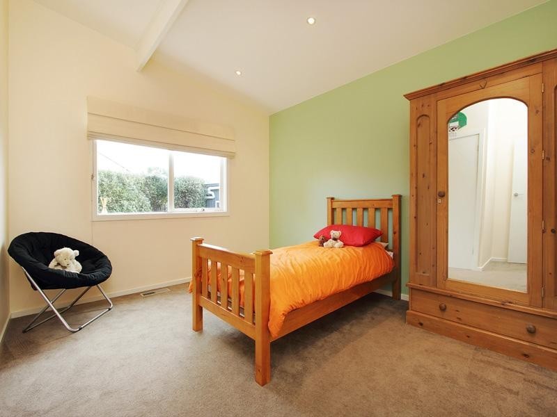 24 Shelford Grove, Dingley Village VIC 3172