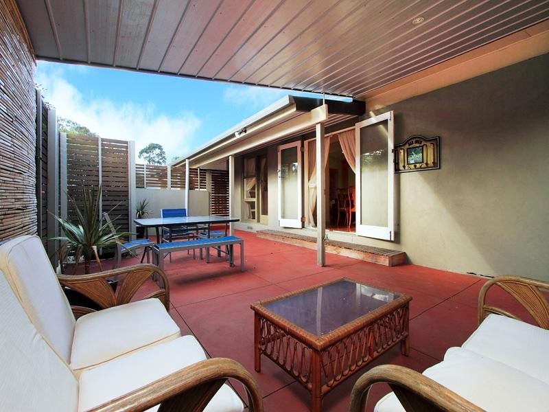 24 Shelford Grove, Dingley Village VIC 3172