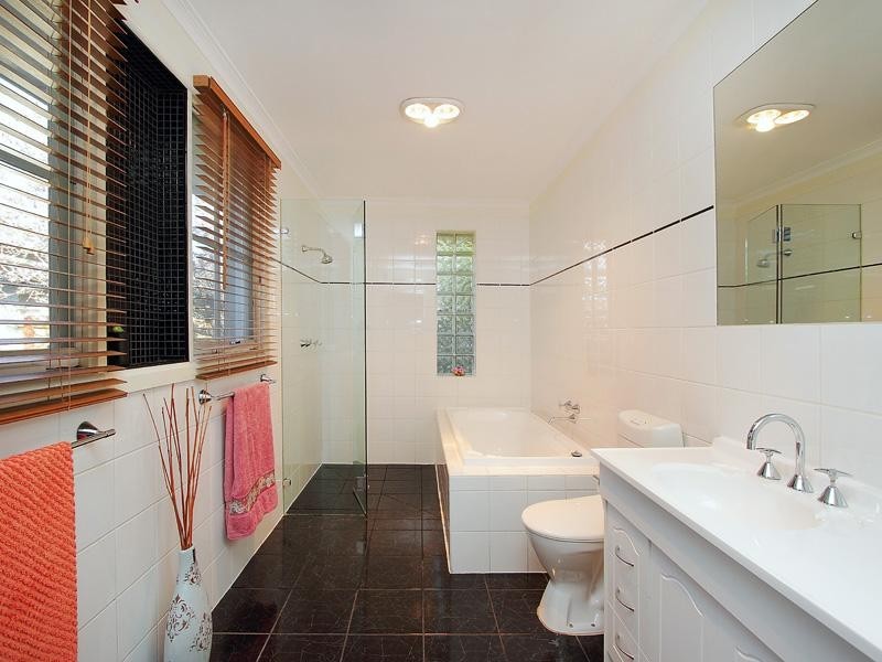 4 Forest Park Road, Dingley Village VIC 3172