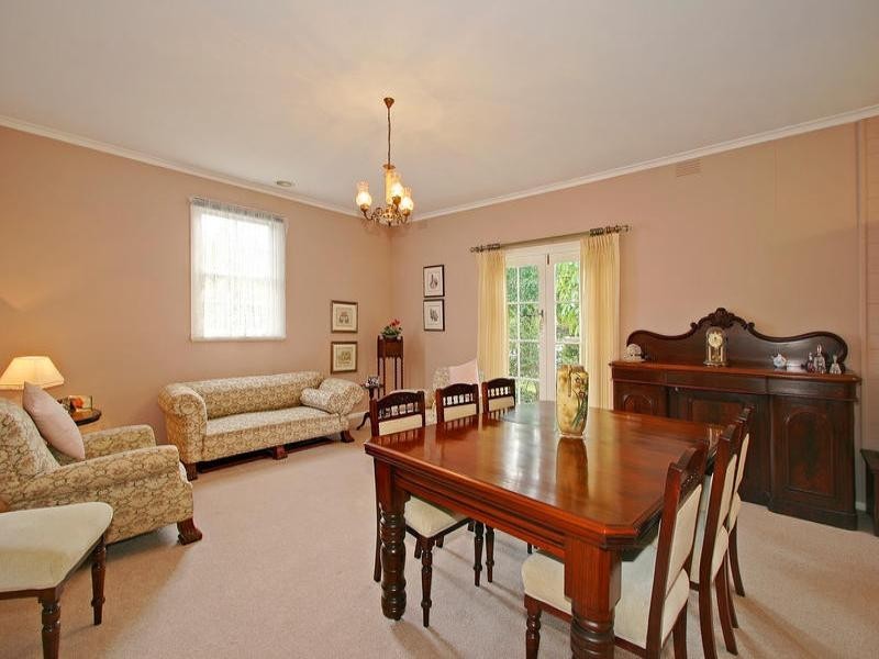 27 St.Marks Close, Dingley Village VIC 3172