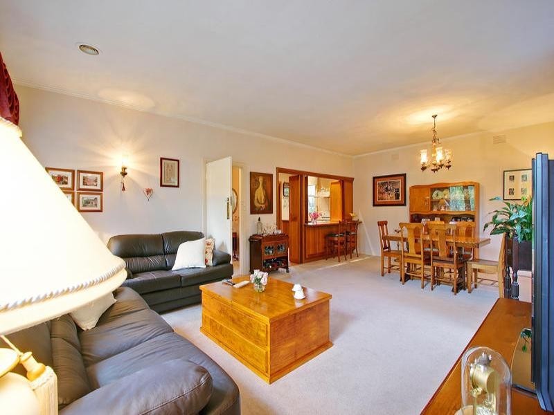 27 St.Marks Close, Dingley Village VIC 3172