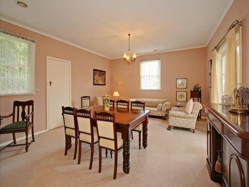 27 St.Marks Close, Dingley Village VIC 3172