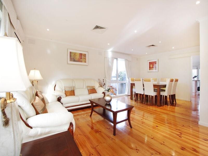 33 Golfwood Close, Dingley Village VIC 3172