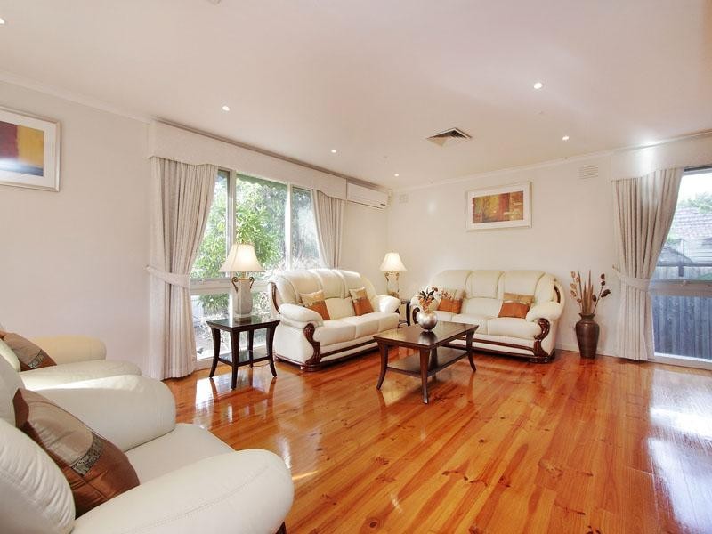 33 Golfwood Close, Dingley Village VIC 3172