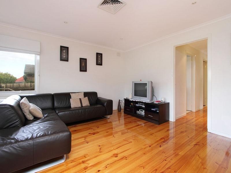 33 Golfwood Close, Dingley Village VIC 3172