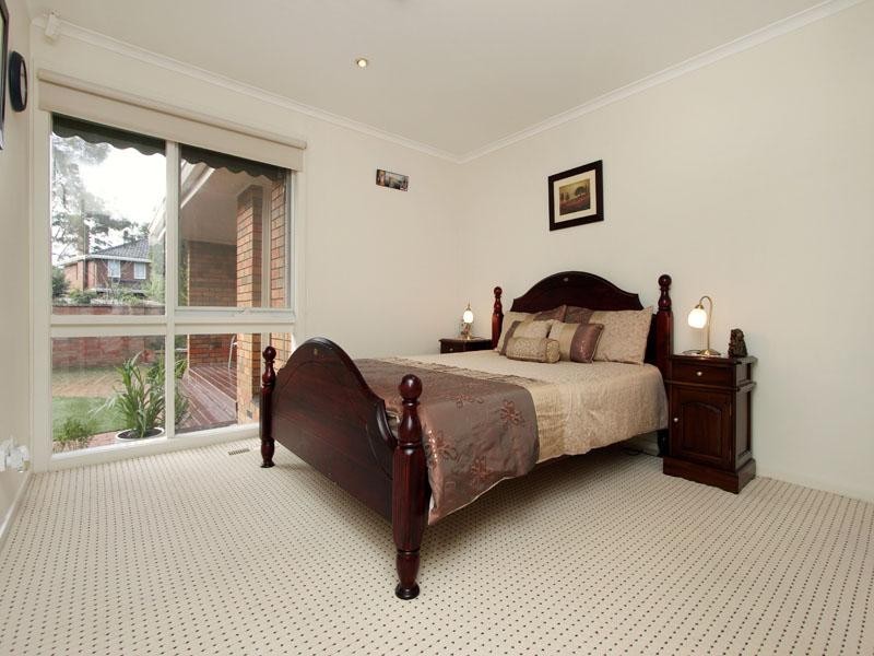 33 Golfwood Close, Dingley Village VIC 3172