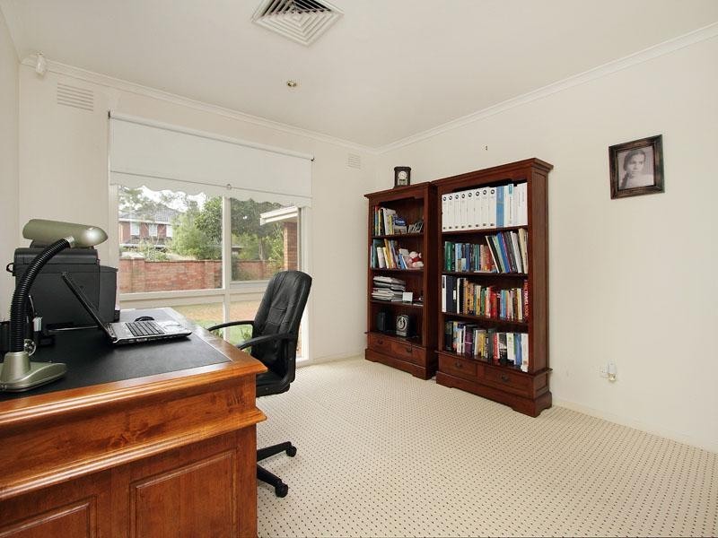 33 Golfwood Close, Dingley Village VIC 3172