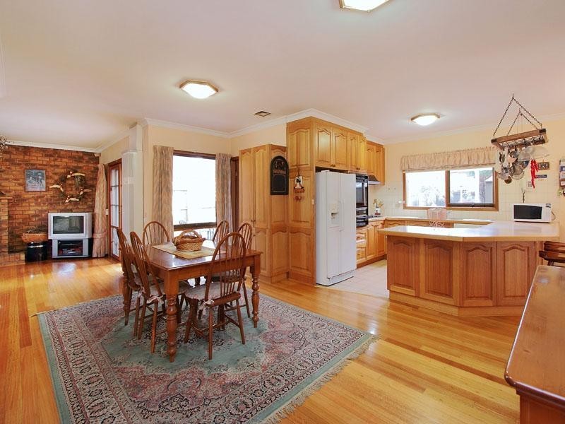 25 Wyndarra Crescent, Dingley Village VIC 3172