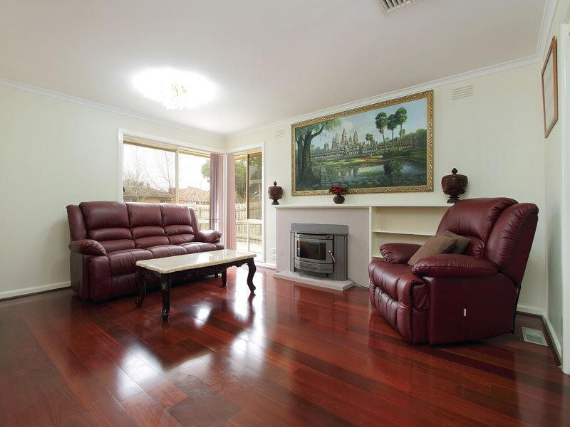 8 Shelford Grove, Dingley Village VIC 3172