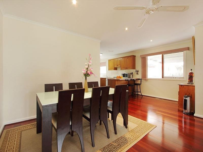 8 Shelford Grove, Dingley Village VIC 3172