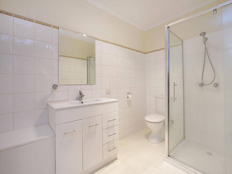 8 Shelford Grove, Dingley Village VIC 3172