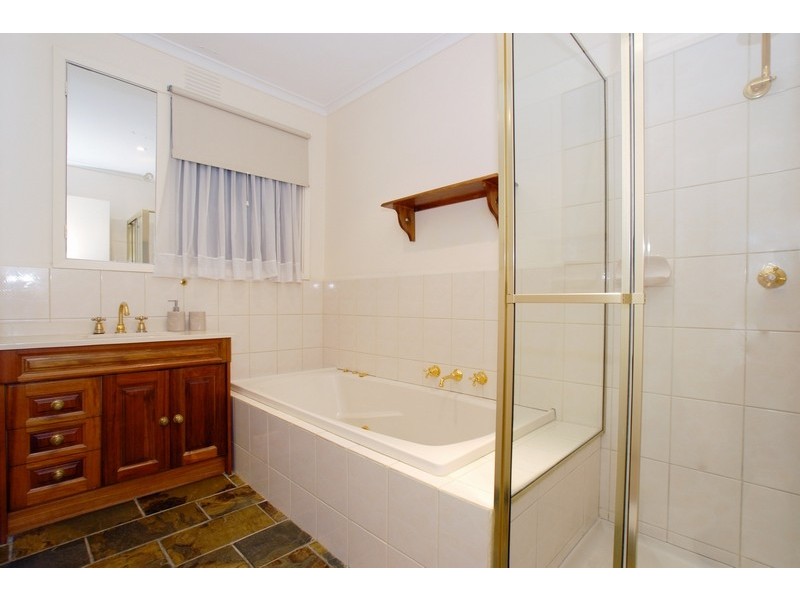 12 Glenelg Court, Dingley Village VIC 3172