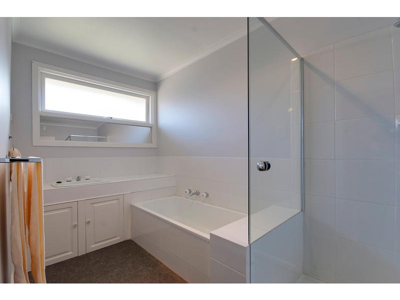 2 Village Drive, Dingley Village VIC 3172