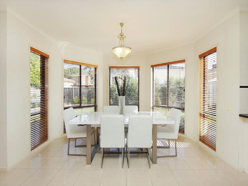 16 Aisha Crescent, Dingley Village VIC 3172