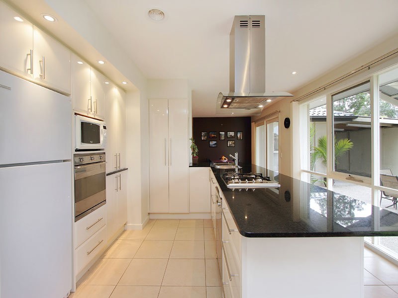 7 Village Drive, Dingley Village VIC 3172