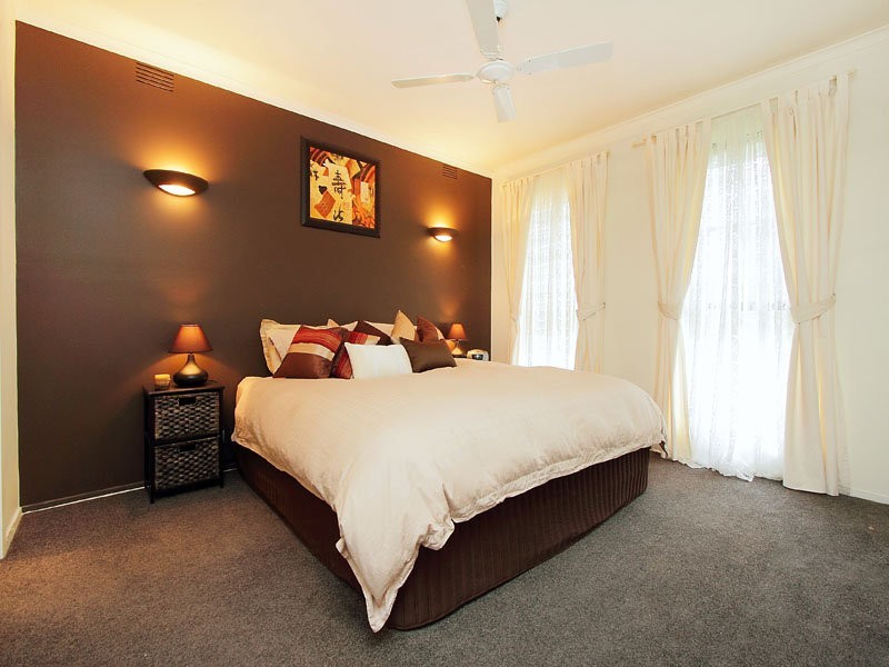 7 Village Drive, Dingley Village VIC 3172