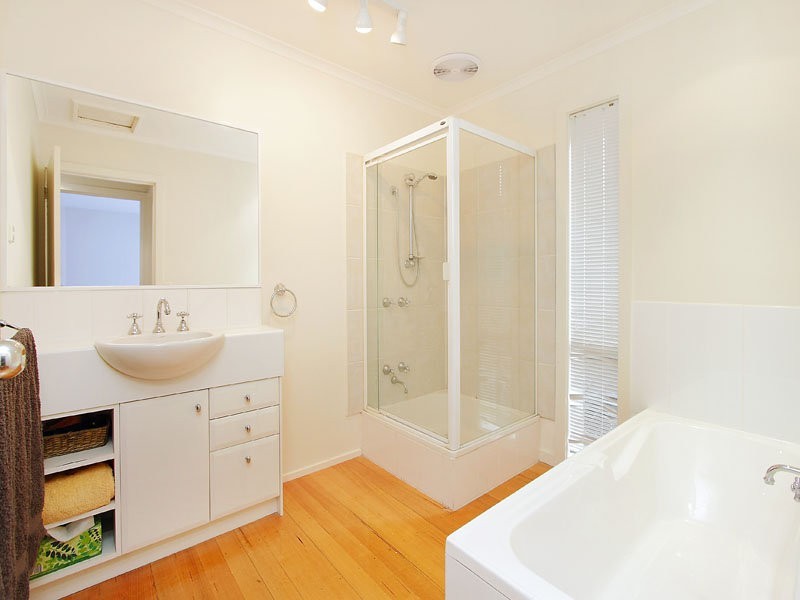 7 Village Drive, Dingley Village VIC 3172