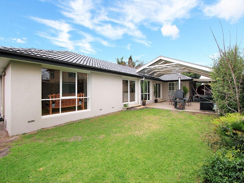 7 Village Drive, Dingley Village VIC 3172