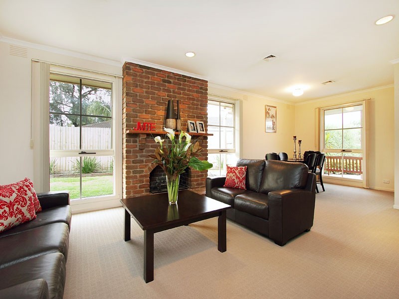 6 Holland Avenue, Dingley Village VIC 3172