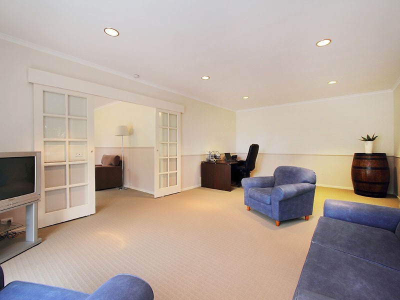 6 Holland Avenue, Dingley Village VIC 3172