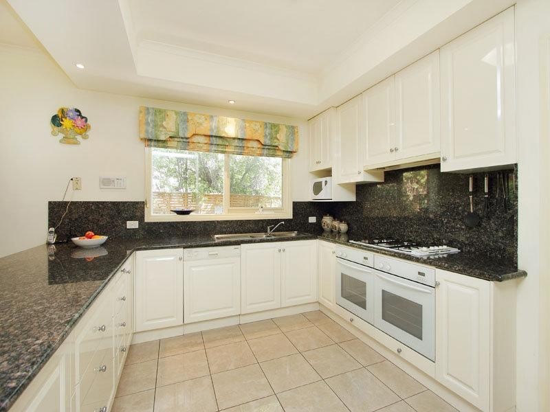 12 Fernhill Drive, Dingley Village VIC 3172