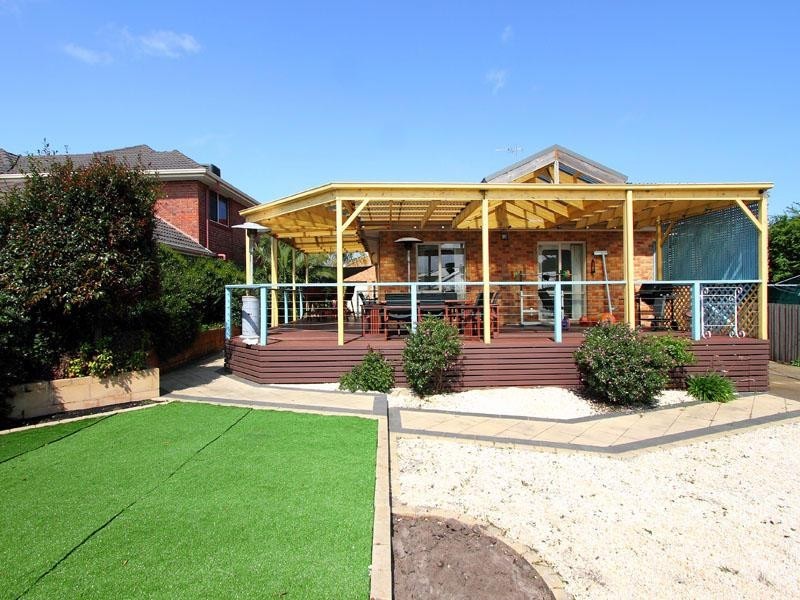 12 Fernhill Drive, Dingley Village VIC 3172