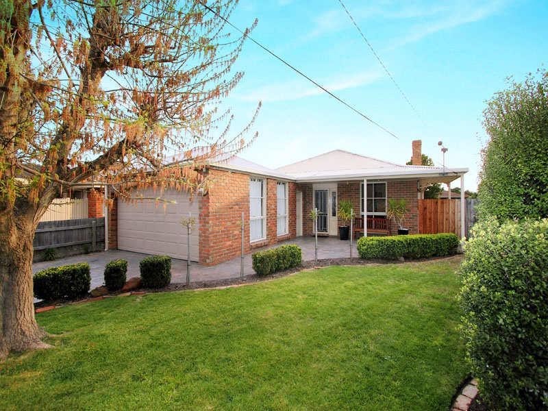 6 Holland Avenue, Dingley Village VIC 3172