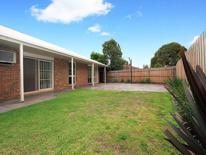 6 Holland Avenue, Dingley Village VIC 3172
