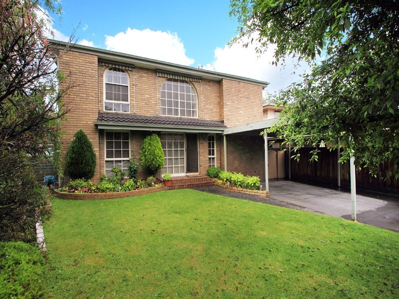 32 Golf Links Crescent, Dingley Village VIC 3172