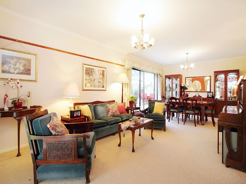 32 Golf Links Crescent, Dingley Village VIC 3172