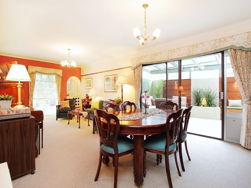 32 Golf Links Crescent, Dingley Village VIC 3172