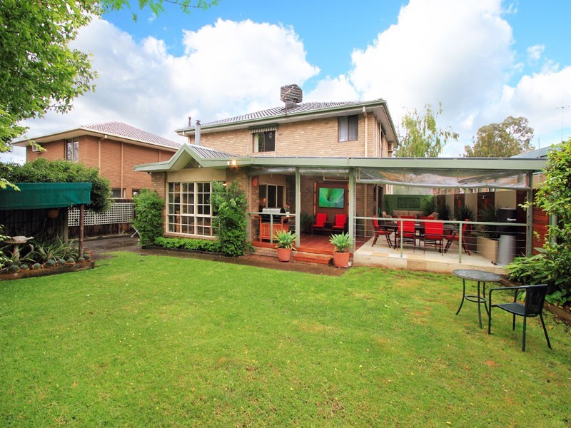 32 Golf Links Crescent, Dingley Village VIC 3172