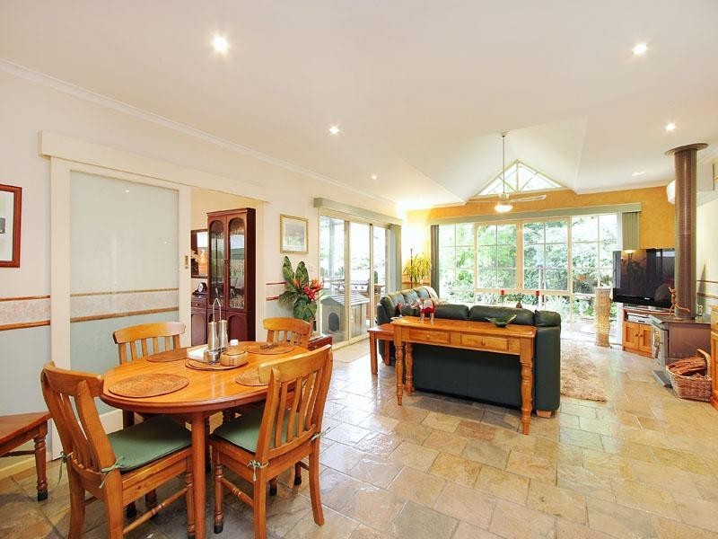 32 Golflinks Crescent, Dingley Village VIC 3172