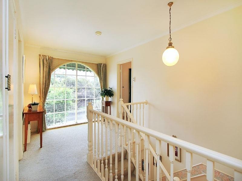 32 Golflinks Crescent, Dingley Village VIC 3172