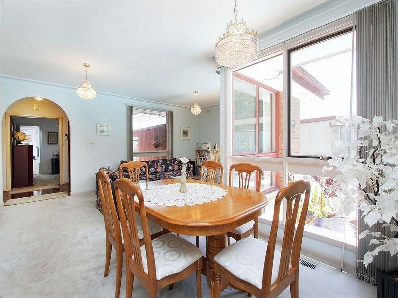 20 Golf Links Crescent, Dingley Village VIC 3172