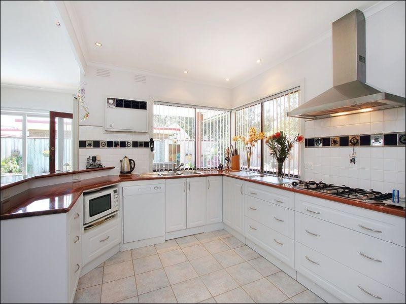 20 Golf Links Crescent, Dingley Village VIC 3172