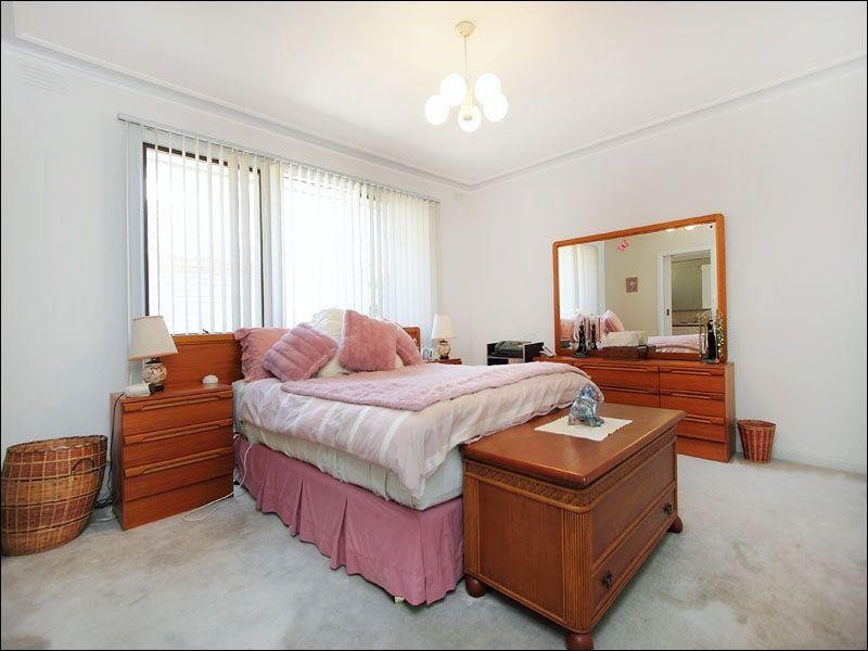 20 Golf Links Crescent, Dingley Village VIC 3172