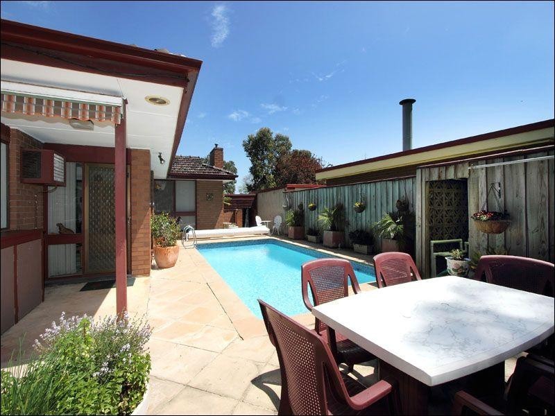 20 Golf Links Crescent, Dingley Village VIC 3172