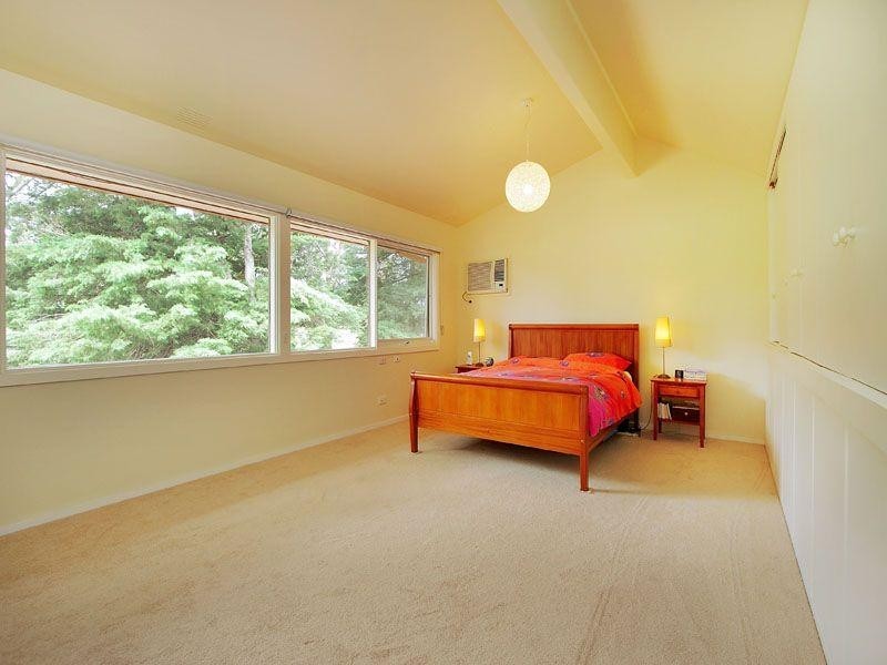 16 Fairway Drive, Dingley Village VIC 3172