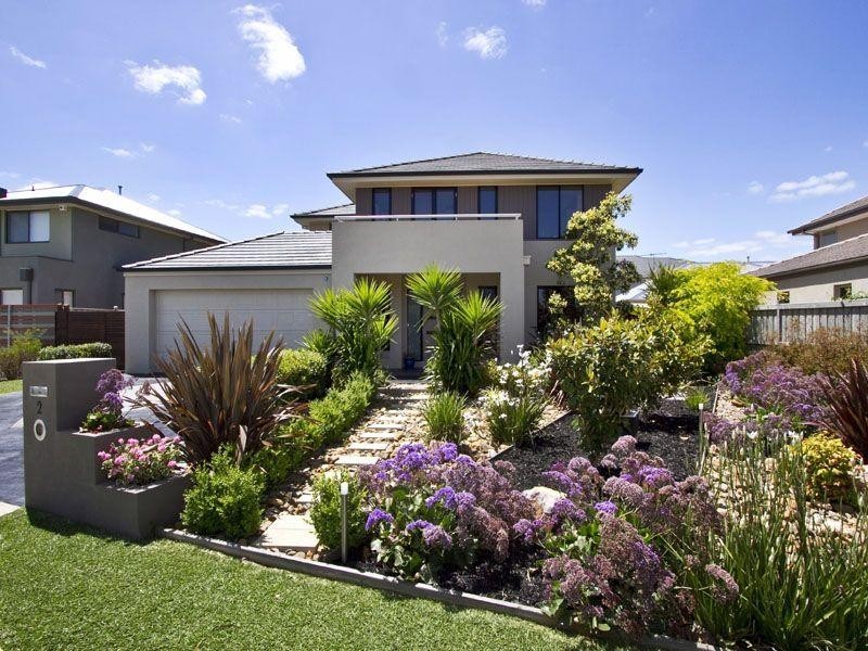 2 Deepwater Drive, Waterways VIC 3195